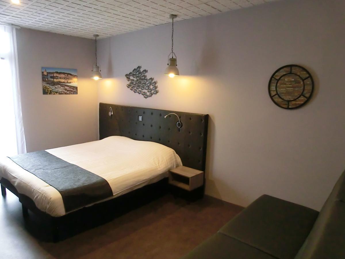Hotel Sur Le Quai Пор-Вандр Екстер'єр фото