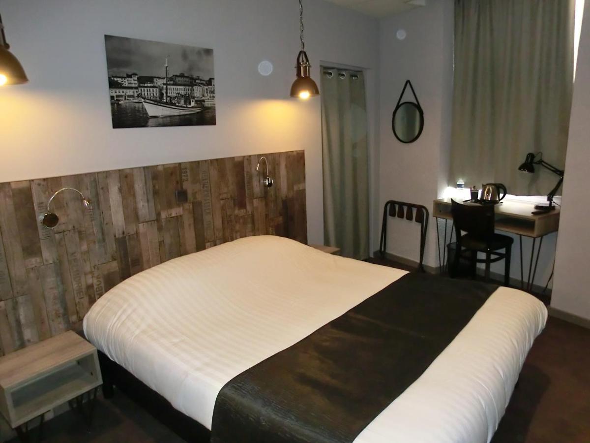 Hotel Sur Le Quai Пор-Вандр Екстер'єр фото